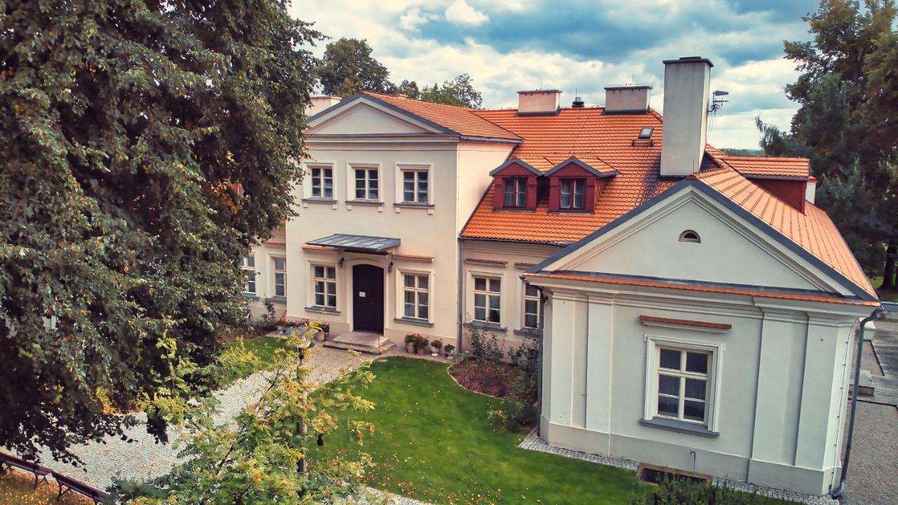 Отель Dwor Zbozenna Przysucha Экстерьер фото