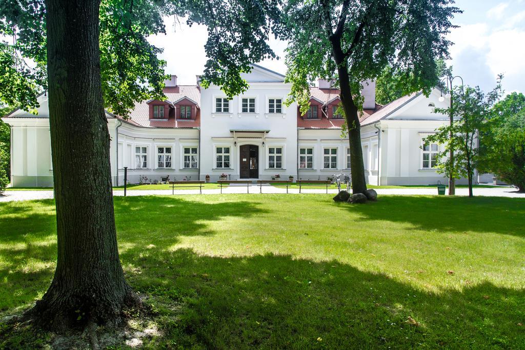 Отель Dwor Zbozenna Przysucha Экстерьер фото