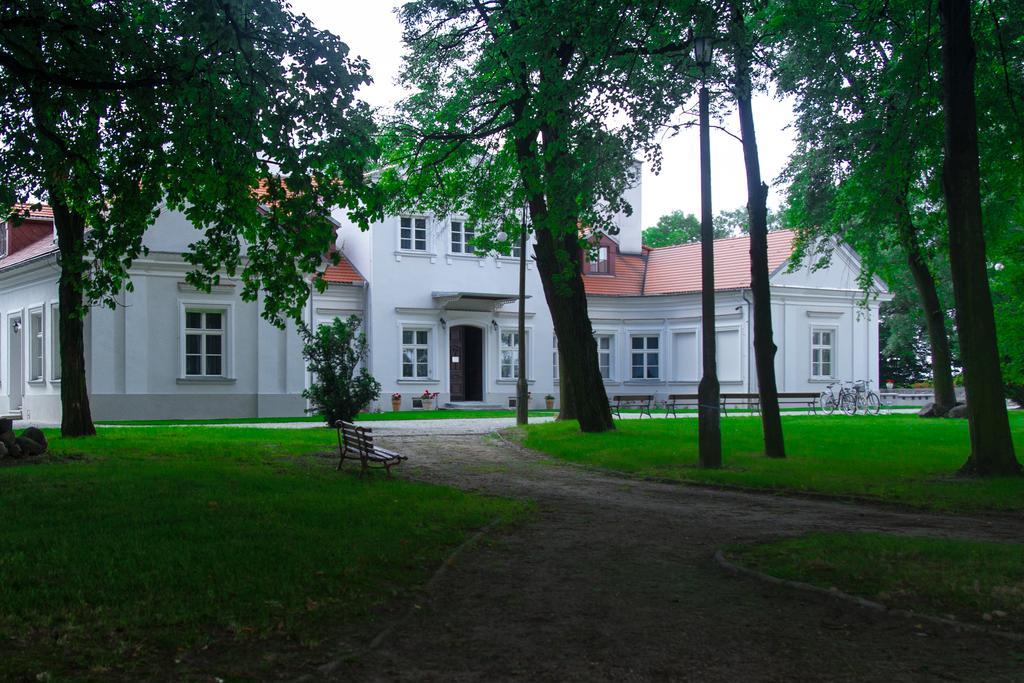 Отель Dwor Zbozenna Przysucha Экстерьер фото
